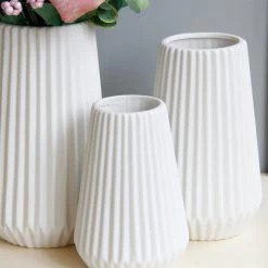 Staunton And Henry Modern Ribbed White Ceramic Vase Home Accessories