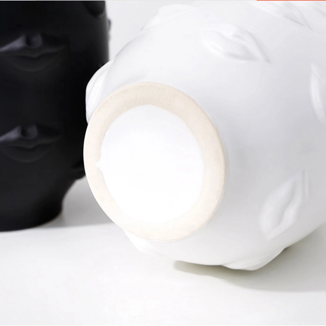 Staunton And Henry The Lips Vase Home Accessories 6 Staunton And Henry The Lips Vase Home Accessories