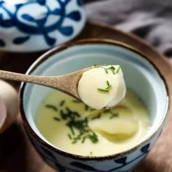 Staunton And Henry Akari Blue And White Japanese Soup Bowl With Cover 6 Staunton And Henry Akari Blue And White Japanese Soup Bowl With Cover