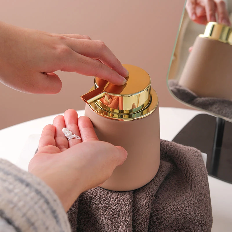 Staunton And Henry Moda Modern Soap Dispenser 3 Staunton And Henry Moda Modern Soap Dispenser