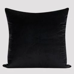 Staunton And Henry Home Accessories Hounds Tooth Pattern Throw Cushion